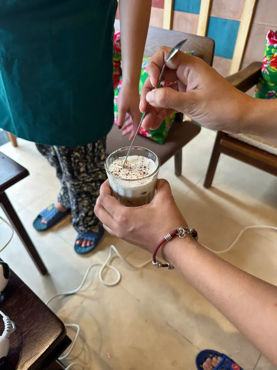 Khuấy giọt phin thơm lừng